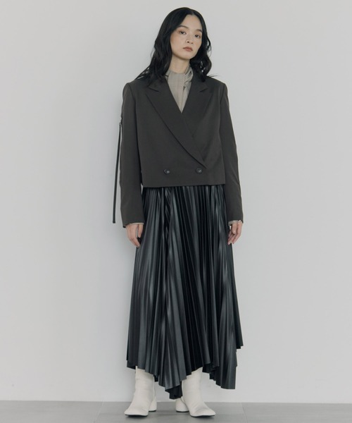 STUDIOUS(ステュディオス)の「【STUDIOUS/ステュディオス】Faux Leather Pleated SK/フォーレザープリーツスカート(スカート・レディース・ブラック/アイボリー・2/1)」の15枚目の写真