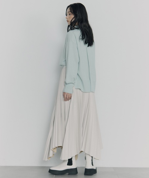 STUDIOUS(ステュディオス)の「【STUDIOUS/ステュディオス】Faux Leather Pleated SK/フォーレザープリーツスカート(スカート・レディース・ブラック/アイボリー・2/1)」の6枚目の写真