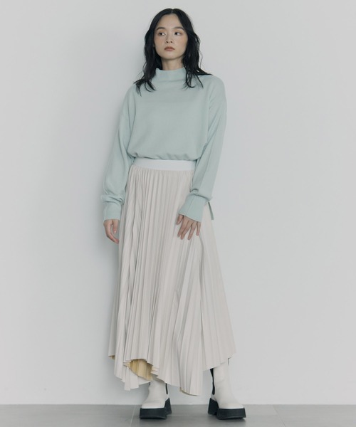 STUDIOUS(ステュディオス)の「【STUDIOUS/ステュディオス】Faux Leather Pleated SK/フォーレザープリーツスカート(スカート・レディース・ブラック/アイボリー・2/1)」の3枚目の写真