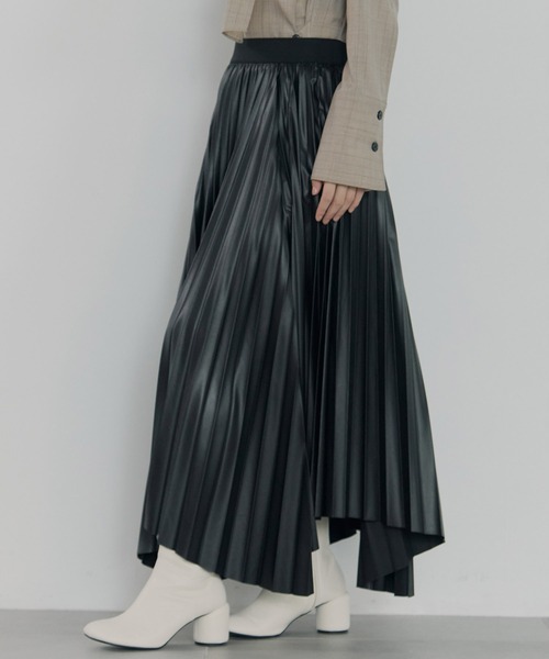 STUDIOUS(ステュディオス)の「【STUDIOUS/ステュディオス】Faux Leather Pleated SK/フォーレザープリーツスカート(スカート・レディース・ブラック/アイボリー・2/1)」の19枚目の写真