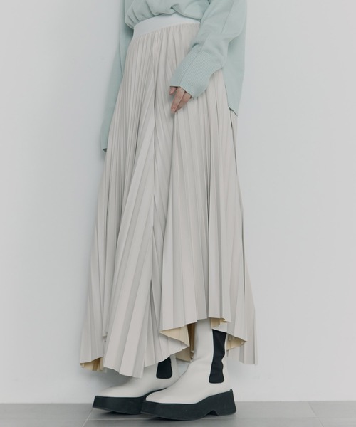 STUDIOUS(ステュディオス)の「【STUDIOUS/ステュディオス】Faux Leather Pleated SK/フォーレザープリーツスカート(スカート・レディース・ブラック/アイボリー・2/1)」の9枚目の写真