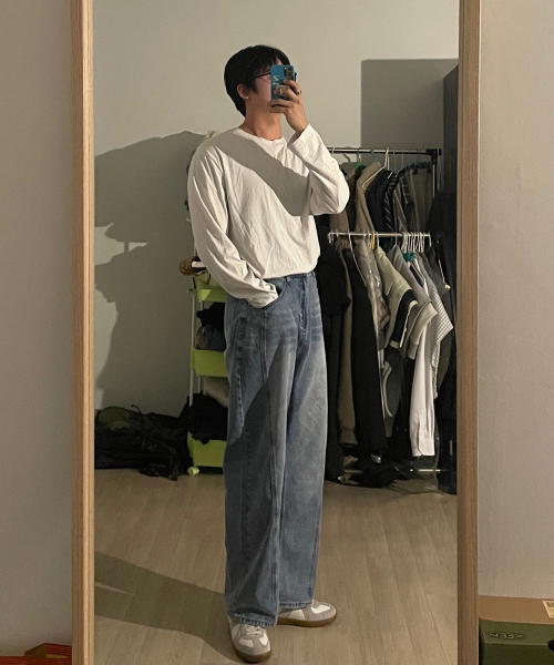 GCLIP(ジクリップ)の「カーブド切り替えラインワイドデニムパンツ(デニムパンツ・レディース・ブルー・38/36/34/32/30/26/28)」の8枚目の写真
