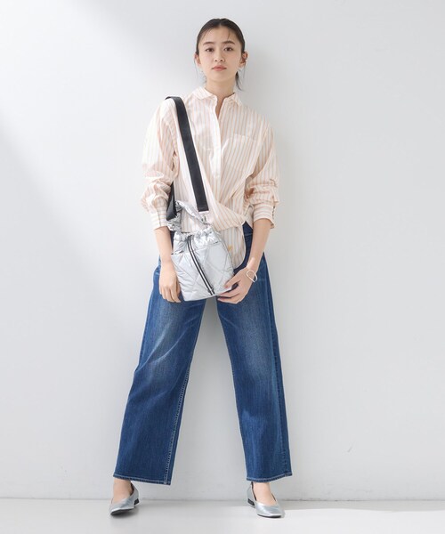 INDIVI（インディヴィ）の「【大人カジュアル／ショルダー付】ふかふか巾着バッグ（ハンドバッグ・レディース・ブラック/シルバー・00）」の6枚目の写真