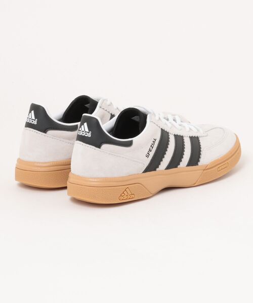 adidas(アディダス)の「adidas アディダス HB SPEZIAL メンズスニーカー ロープロファイルシューズ(ハンドボールスペツィアル) KJ3700 フットウェアホワイト/コアブラック(スニーカー・メンズ・ホワイト×ブラック・26.0cm/25.5cm/28.5cm/28.0cm/27.5cm/27.0cm/26.5cm/29.0cm)」の2枚目の写真