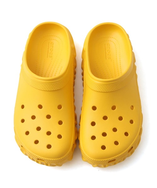 crocs（クロックス）の「crocs salehebembury x saru / クロックス サレヘ・ベンバリー x サル（サンダル・メンズ・イエロー・23.0cm/26.0cm/27.0cm/28.0cm/29.0cm/25.0cm/24.0cm）」の2枚目の写真