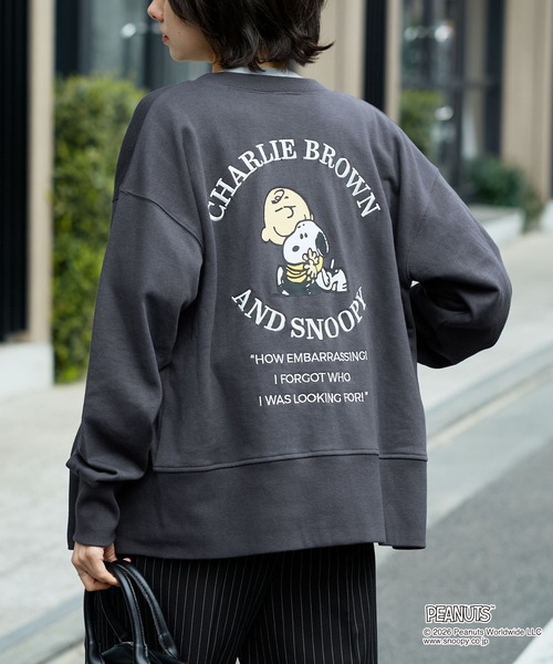 PEANUTS(ピーナッツ)の「【PEANUTS / SNOOPY】別注 ピーナッツ スヌーピー 刺繍プリント スウェットカーディガン(カーディガン/ボレロ・レディース・グレー系/ブラック系/スミクロ/オートミール・L/M)」の1枚目の写真