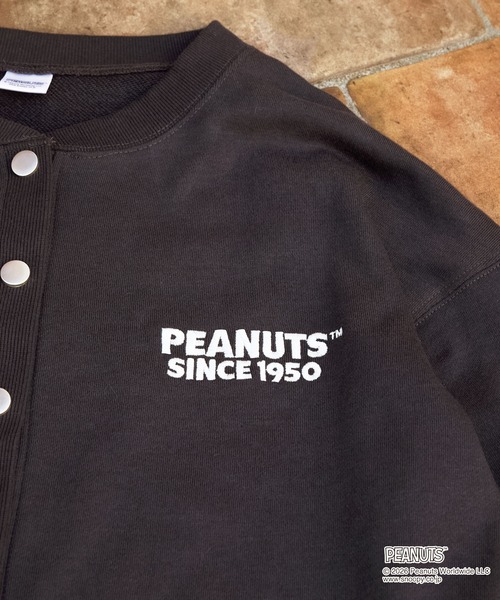 PEANUTS(ピーナッツ)の「【PEANUTS / SNOOPY】別注 ピーナッツ スヌーピー 刺繍プリント スウェットカーディガン(カーディガン/ボレロ・レディース・グレー系/ブラック系/スミクロ/オートミール・L/M)」の9枚目の写真