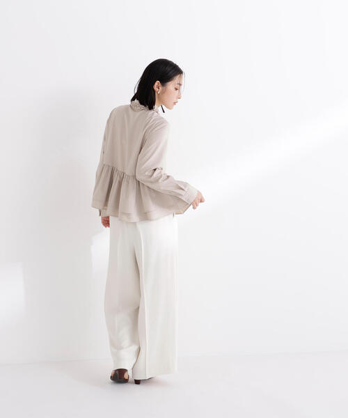 NATURAL BEAUTY BASIC（ナチュラルビューティーベーシック）の「◇フリルカラーシャツ（シャツ/ブラウス・レディース・ベージュ/オフホワイト/ブルー・SMALL/MEDIUM）」の19枚目の写真