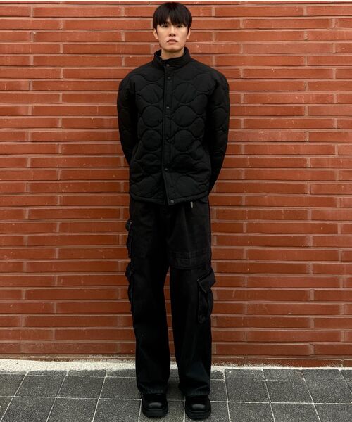 INEXCIS(イネクシス)の「ノンフェイドワイドカーゴパンツ (ブラック)(デニムパンツ・メンズ・その他・SMALL/MEDIUM/LARGE)」の2枚目の写真