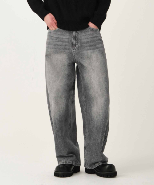 ACSHI(アクシ)の「ルーズウォッシュバルーンフィットワイドデニムパンツユニセックス(ブラックウォッシュ)(デニムパンツ・レディース・その他・S/M/L/XL/XS/XXL)」の1枚目の写真