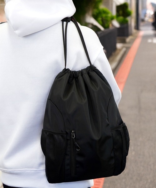 L'atelier（ラトリエ）の「巾着 ナップサック 軽量 撥水 ミニマリスト ミディアムサイズ バックパック リュック 韓国ファッション（バックパック/リュック・メンズ・ブラック系1/レッド系1/ネイビー系1/グレー系1・FREE）」の11枚目の写真