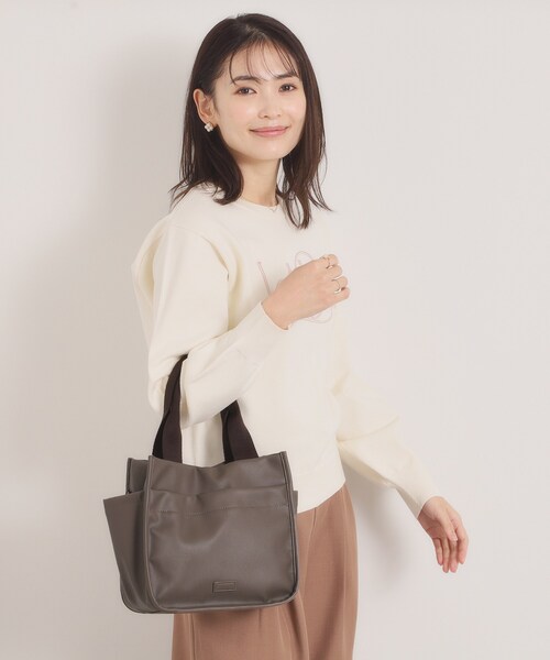 ITS'DEMO（イッツデモ）の「合皮サイドポケットミニトート（ハンドバッグ・レディース・ブロンズ/ブラック/ナチュラル・00）」の6枚目の写真