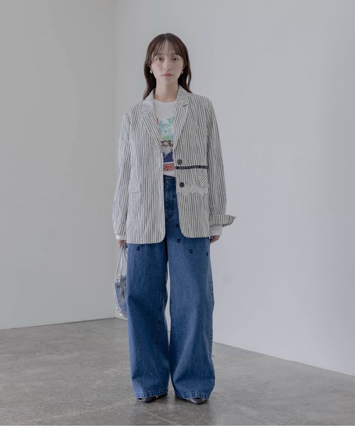 Eimee Law(エイミーロウ)の「アルファベットエンブロ デニムパンツ(デニムパンツ・レディース・ライトブルー/ブルー・FREE)」の6枚目の写真