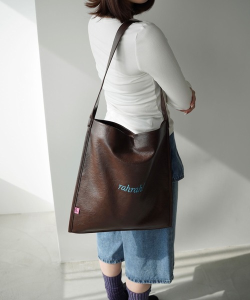 SANSeLF(サンセルフ)の「【SANSeLF】ニュアンスレザートートバッグ saa26s013(トートバッグ・レディース・ブラック/ピンク/ブラウン・FREE)」の2枚目の写真