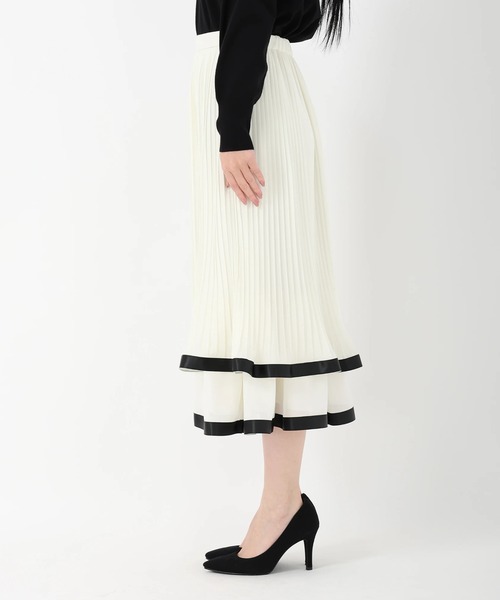 STRAWBERRY-FIELDS（ストロベリーフィールズ）の「ジョーゼット_プリーツティアードスカート（スカート・レディース・ホワイト×ブラック/ブラック・2）」の4枚目の写真
