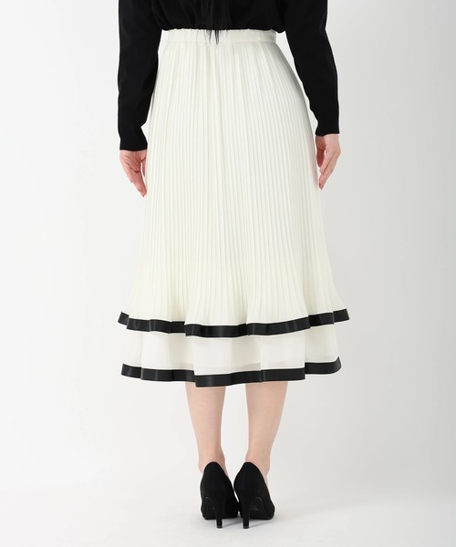 STRAWBERRY-FIELDS（ストロベリーフィールズ）の「ジョーゼット_プリーツティアードスカート（スカート・レディース・ホワイト×ブラック/ブラック・2）」の5枚目の写真