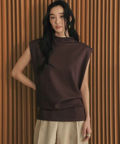 ELFRANK(エルフランク)の「ダンボールボトルネックショルダータックトップス【洗える】(Tシャツ/カットソー・レディース・チャコールグレー/ブラウン/カーキ・FREE)」の3枚目の写真