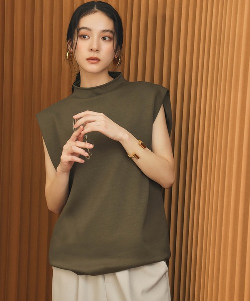 ELFRANK(エルフランク)の「ダンボールボトルネックショルダータックトップス【洗える】(Tシャツ/カットソー・レディース・チャコールグレー/ブラウン/カーキ・FREE)」の5枚目の写真