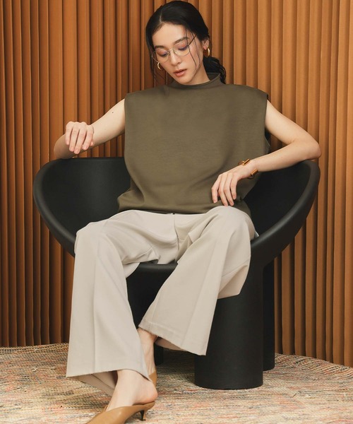 ELFRANK(エルフランク)の「ダンボールボトルネックショルダータックトップス【洗える】(Tシャツ/カットソー・レディース・チャコールグレー/ブラウン/カーキ・FREE)」の6枚目の写真