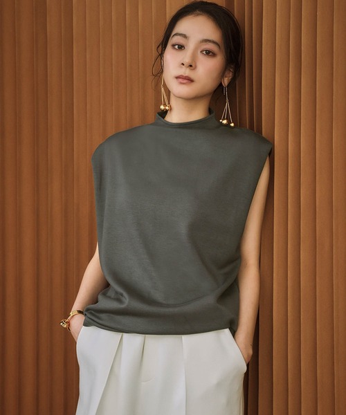 ELFRANK(エルフランク)の「ダンボールボトルネックショルダータックトップス【洗える】(Tシャツ/カットソー・レディース・チャコールグレー/ブラウン/カーキ・FREE)」の15枚目の写真