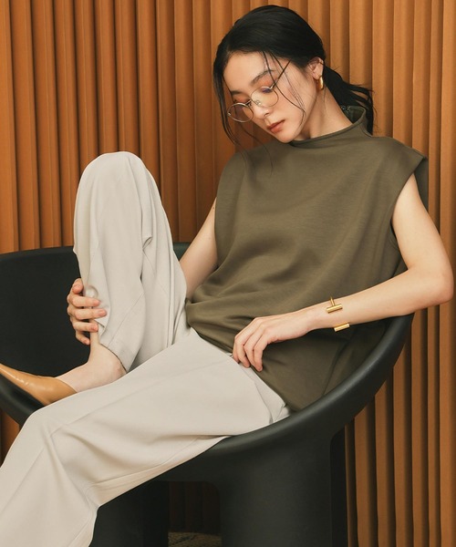ELFRANK(エルフランク)の「ダンボールボトルネックショルダータックトップス【洗える】(Tシャツ/カットソー・レディース・チャコールグレー/ブラウン/カーキ・FREE)」の18枚目の写真