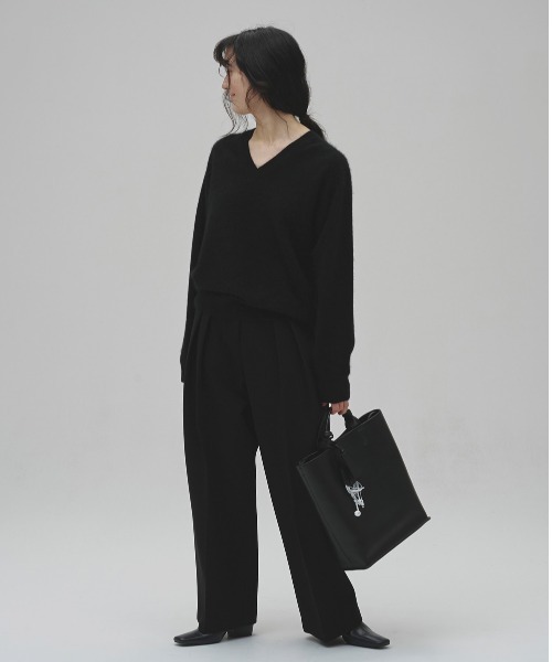 TODAYFUL（トゥデイフル）の「Woolcashmere Vneck Knit（ニット/セーター・レディース・ブラウン/チャコールグレー/ブラック・FREE）」の12枚目の写真