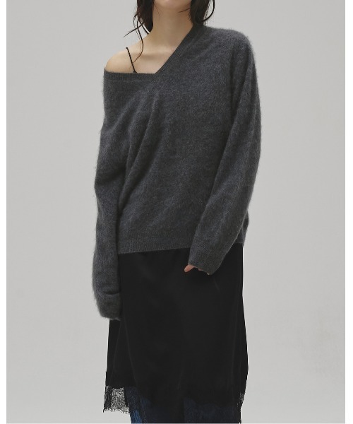 TODAYFUL（トゥデイフル）の「Woolcashmere Vneck Knit（ニット/セーター・レディース・ブラウン/チャコールグレー/ブラック・FREE）」の17枚目の写真