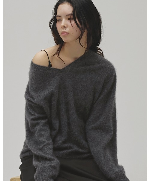 TODAYFUL（トゥデイフル）の「Woolcashmere Vneck Knit（ニット/セーター・レディース・ブラウン/チャコールグレー/ブラック・FREE）」の19枚目の写真
