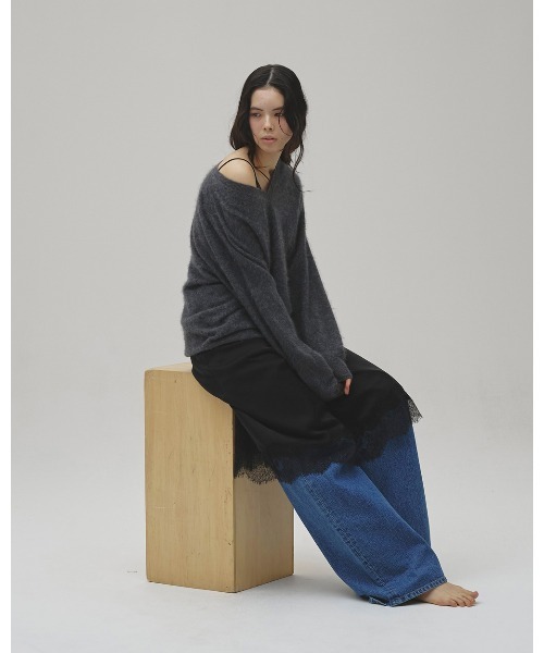 TODAYFUL（トゥデイフル）の「Woolcashmere Vneck Knit（ニット/セーター・レディース・ブラウン/チャコールグレー/ブラック・FREE）」の20枚目の写真