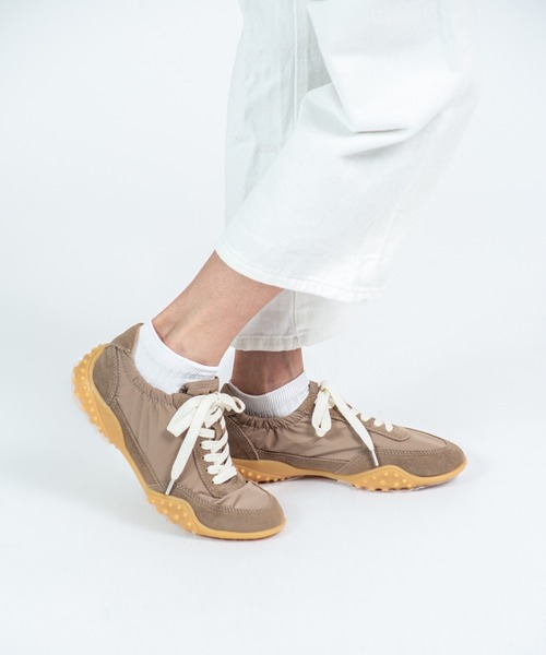 MOHI（モヒ）の「【MOHI / モヒ】カジュアル　スニーカー（スニーカー・レディース・ブラック/アイボリー/モカ・36/37/38）」の2枚目の写真