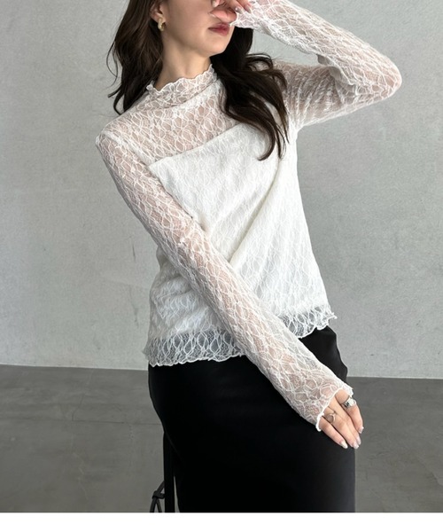 TREOVER(トレオーバー)の「デイリーからお呼ばれシーンまで活躍 プチハイネックレーストップス(Tシャツ/カットソー・レディース・ブラック/オフホワイト/グレー・FREE)」の6枚目の写真