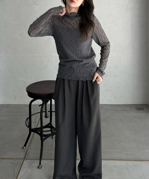 TREOVER(トレオーバー)の「デイリーからお呼ばれシーンまで活躍 プチハイネックレーストップス(Tシャツ/カットソー・レディース・ブラック/オフホワイト/グレー・FREE)」の8枚目の写真