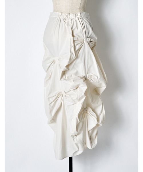 RUMCHE(ラムシェ)の「Bundled Tuck Skirt / バンドルタックスカート(スカート・レディース・アイボリー/ブラック/グレー・FREE)」の17枚目の写真