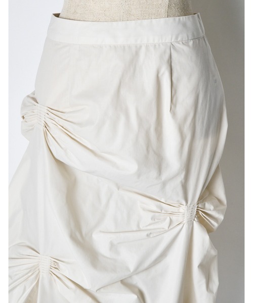 RUMCHE(ラムシェ)の「Bundled Tuck Skirt / バンドルタックスカート(スカート・レディース・アイボリー/ブラック/グレー・FREE)」の16枚目の写真