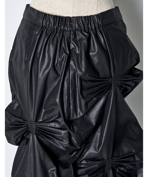 RUMCHE(ラムシェ)の「Bundled Tuck Skirt / バンドルタックスカート(スカート・レディース・アイボリー/ブラック/グレー・FREE)」の5枚目の写真