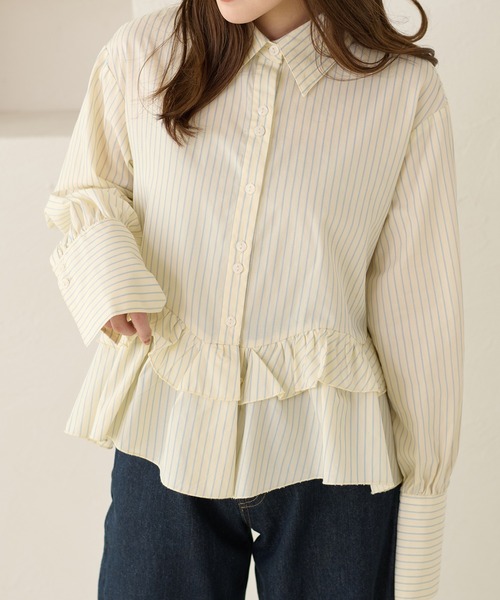 apres jour clair（アプレジュールクレア）の「【apres jour clair】フリルデザインシャツ（シャツ/ブラウス・レディース・アイボリー/ブルー/チャコールグレー/オフホワイト・フリー/X-LARGE）」の3枚目の写真