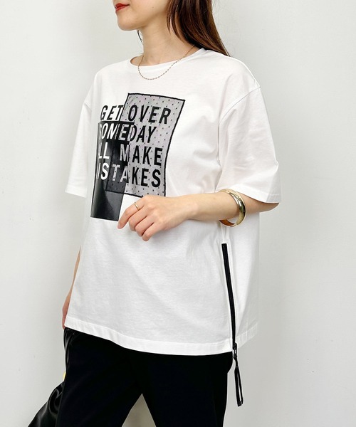 LUGIVA(ルギヴァ)の「サイドファスナーロゴプリントTシャツ(Tシャツ/カットソー・レディース・オフホワイト/ブラック/チャコールグレー・M)」の8枚目の写真
