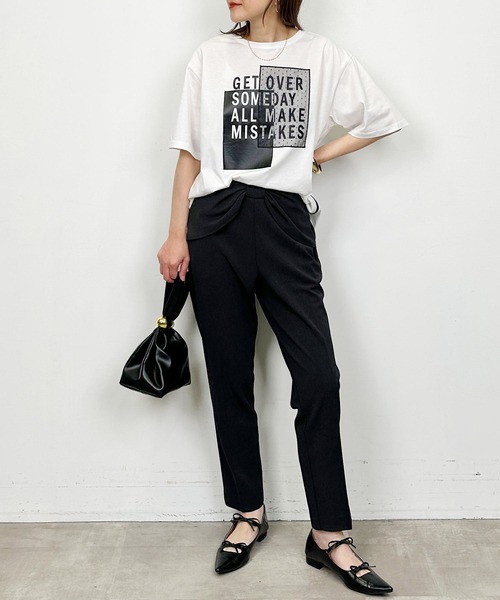 LUGIVA(ルギヴァ)の「サイドファスナーロゴプリントTシャツ(Tシャツ/カットソー・レディース・オフホワイト/ブラック/チャコールグレー・M)」の4枚目の写真