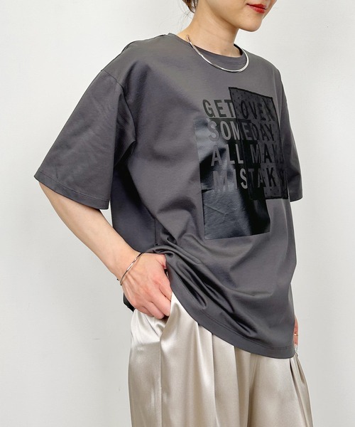 LUGIVA(ルギヴァ)の「サイドファスナーロゴプリントTシャツ(Tシャツ/カットソー・レディース・オフホワイト/ブラック/チャコールグレー・M)」の20枚目の写真