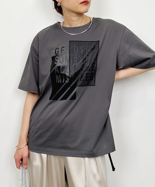 LUGIVA(ルギヴァ)の「サイドファスナーロゴプリントTシャツ(Tシャツ/カットソー・レディース・オフホワイト/ブラック/チャコールグレー・M)」の17枚目の写真