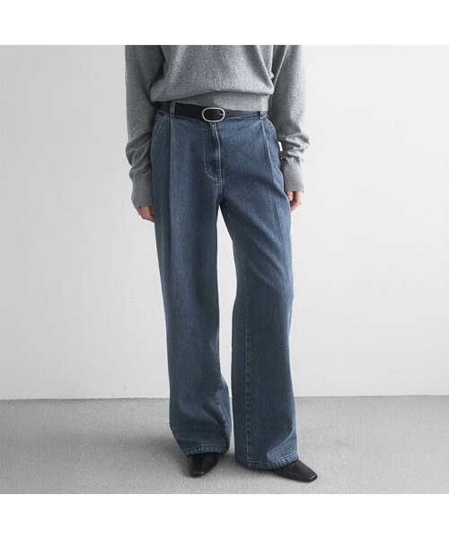 ATELIER NAIN(アトリエナイン)の「TEXTURED TUCK CURVED DENIM PANTS (PT-5739)(デニムパンツ・レディース・ダークブルー・SMALL/MEDIUM)」の1枚目の写真