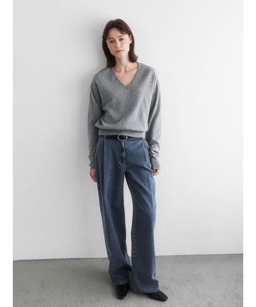 ATELIER NAIN(アトリエナイン)の「TEXTURED TUCK CURVED DENIM PANTS (PT-5739)(デニムパンツ・レディース・ダークブルー・SMALL/MEDIUM)」の2枚目の写真