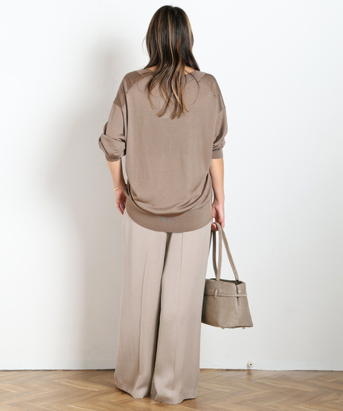 AP STUDIO（エーピーストゥディオ）の「ライトディープVネックニット（ニット/セーター・レディース・ブラック/キャメル・FREE）」の7枚目の写真