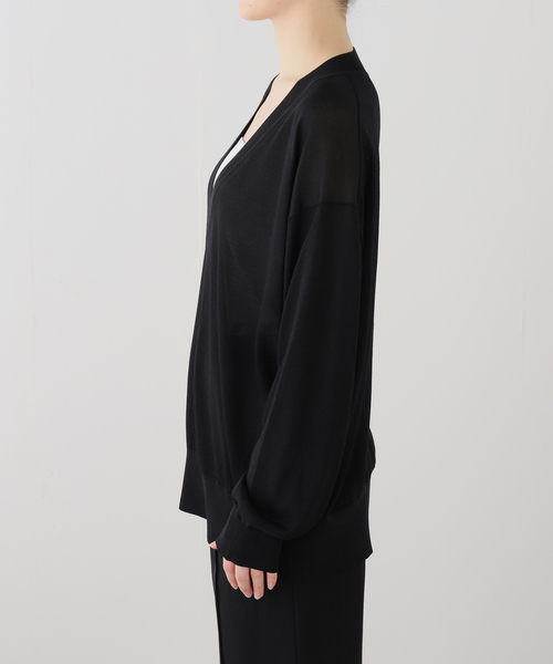 AP STUDIO（エーピーストゥディオ）の「ライトディープVネックニット（ニット/セーター・レディース・ブラック/キャメル・FREE）」の15枚目の写真