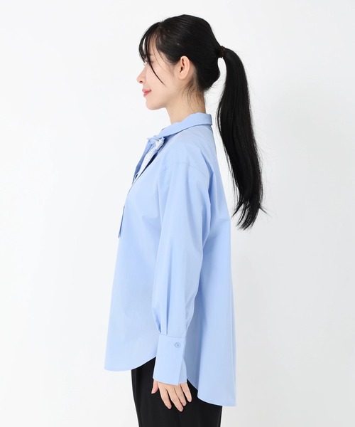 STRAWBERRY-FIELDS（ストロベリーフィールズ）の「シルキーブロード_レースボウタイ取り外しシャツ（シャツ/ブラウス・レディース・オフホワイト/サックスブルー・2）」の4枚目の写真