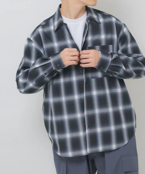 ITEMS URBANRESEARCH(アイテムズ アーバンリサーチ)の「オンブレチェックレギュラーカラーライトシャツ(シャツ/ブラウス・メンズ・ブラック/ブルー/ベージュ・MEDIUM/LARGE)」の1枚目の写真