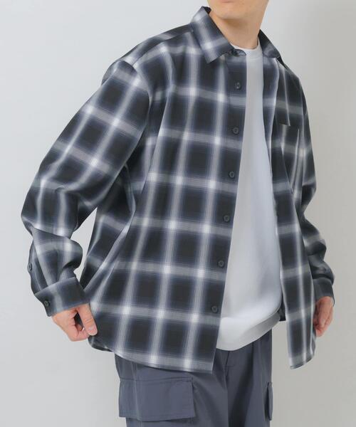 ITEMS URBANRESEARCH(アイテムズ アーバンリサーチ)の「オンブレチェックレギュラーカラーライトシャツ(シャツ/ブラウス・メンズ・ブラック/ブルー/ベージュ・MEDIUM/LARGE)」の6枚目の写真