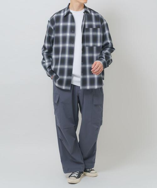 ITEMS URBANRESEARCH(アイテムズ アーバンリサーチ)の「オンブレチェックレギュラーカラーライトシャツ(シャツ/ブラウス・メンズ・ブラック/ブルー/ベージュ・MEDIUM/LARGE)」の9枚目の写真