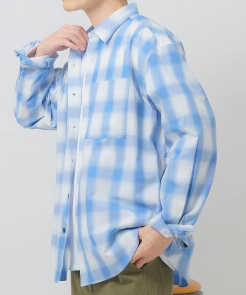 ITEMS URBANRESEARCH(アイテムズ アーバンリサーチ)の「オンブレチェックレギュラーカラーライトシャツ(シャツ/ブラウス・メンズ・ブラック/ブルー/ベージュ・MEDIUM/LARGE)」の16枚目の写真