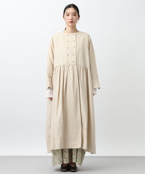 studio CLIP（スタディオクリップ）の「《natural by clip》リネンツイルワンピースコート（ノーカラーコート・レディース・ベージュ/チャコール・FREE）」の4枚目の写真